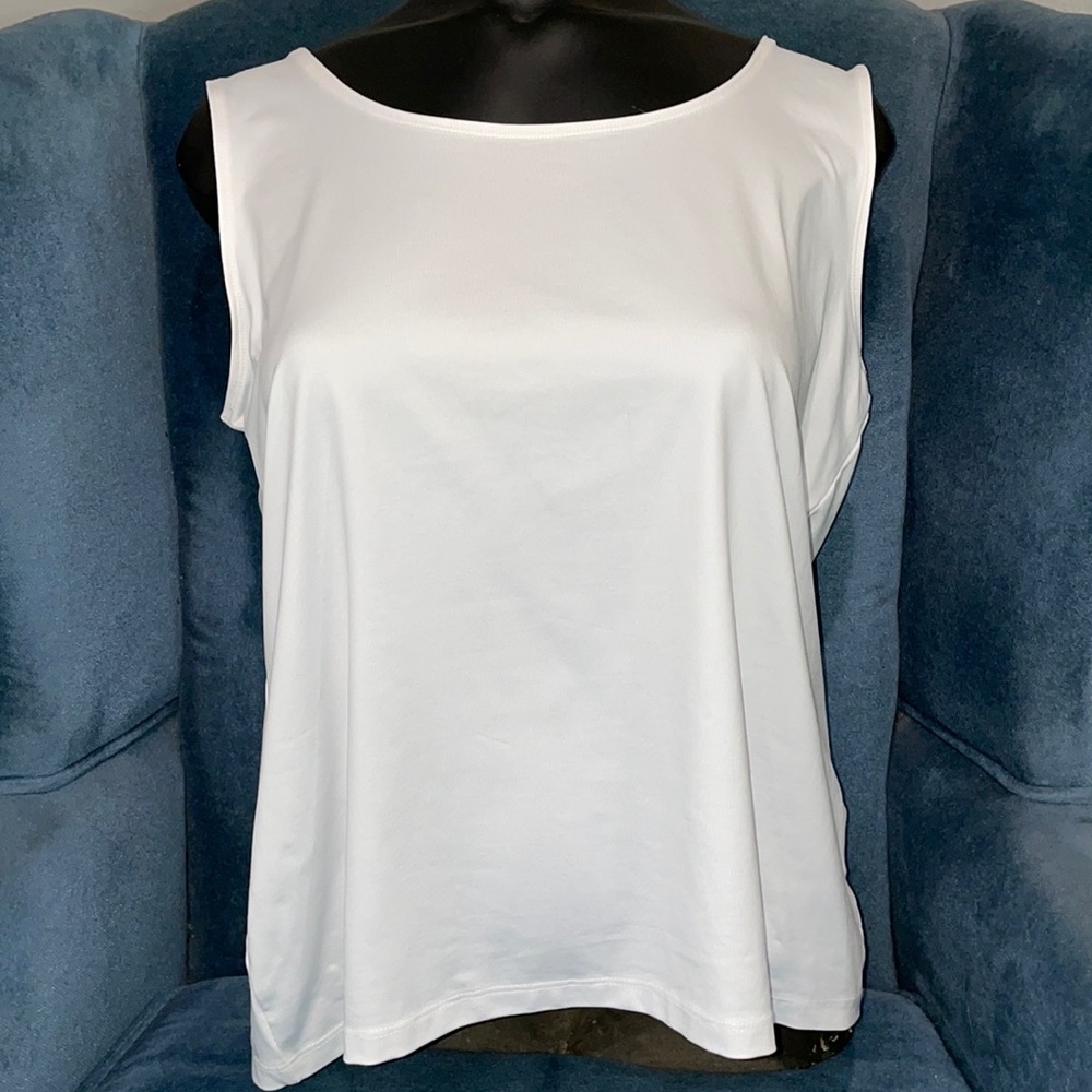 White, Charter Club tank. Like new condition